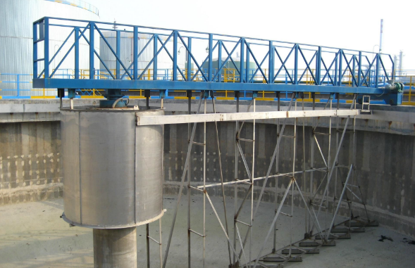 The Benefits of Low-Speed Pusher Mixers in Industrial Sewage Treatment Equipment